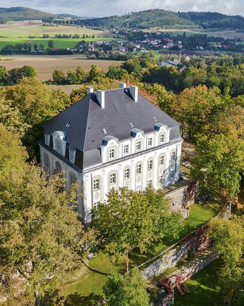 Zámky na predaj v Európe
