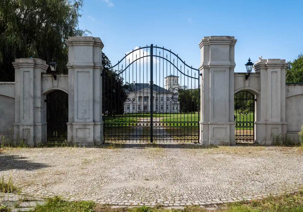 PORTICO Secrets: Predaj zámku diskrétne