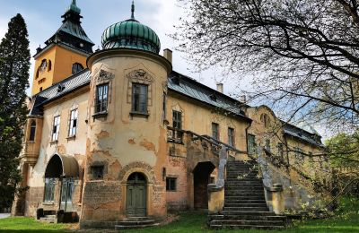 Zámok na predaj Hlavní město Praha, Pohľad zo zadnej strany