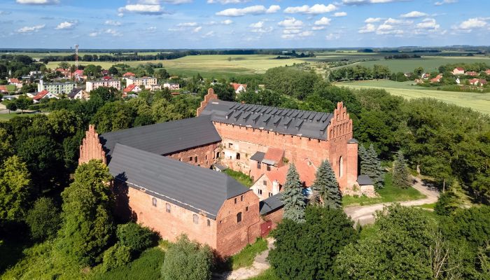 Hrad na predaj Barciany, województwo warmińsko-mazurskie,  Poľsko