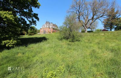 Zámok na predaj Fays, Wallonie, ...und weitläufiger Garten