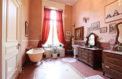 Zámok na predaj Fays, Wallonie, Badezimmer im EG