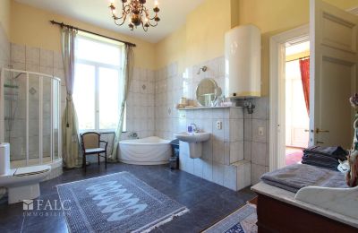 Zámok na predaj Fays, Wallonie, Badezimmer im 1.OG