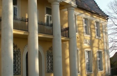 Kaštieľ na predaj 02747 Strahwalde, Schlossweg 11, Sachsen, Portikus