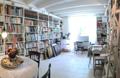 Kaštieľ na predaj Gémozac, Nouvelle-Aquitaine:  Die Bibliothek mit Arbeitsplatz