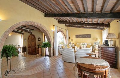 Vidiecky dom na predaj Sarteano, Toscana:  RIF 3005 Eingang und Wohnbereich