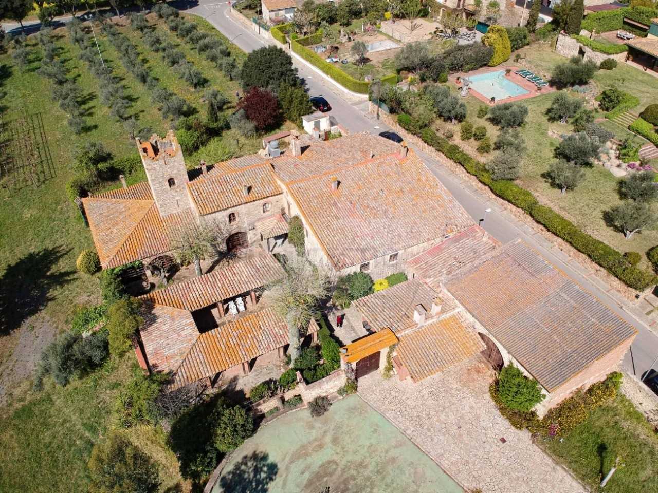 Fotky Fortified farmhouse from the 14th century located in the heart of Costa Brava