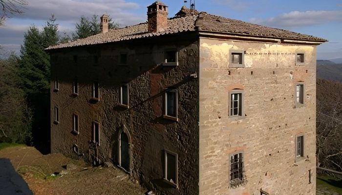 Zámok na predaj San Leo Bastia, Umbria,  Taliansko