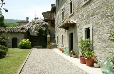 Kaštieľ na predaj Caprese Michelangelo, Toscana, Dvor