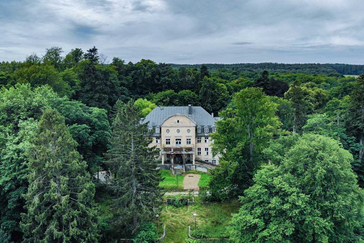 Fotky Schloss in Pommern mit Parkgrundstück
