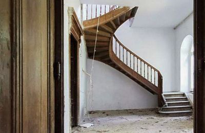 Kaštieľ na predaj Lubiatów, Dwór w Lubiatowie, województwo łódzkie, Schodisko
