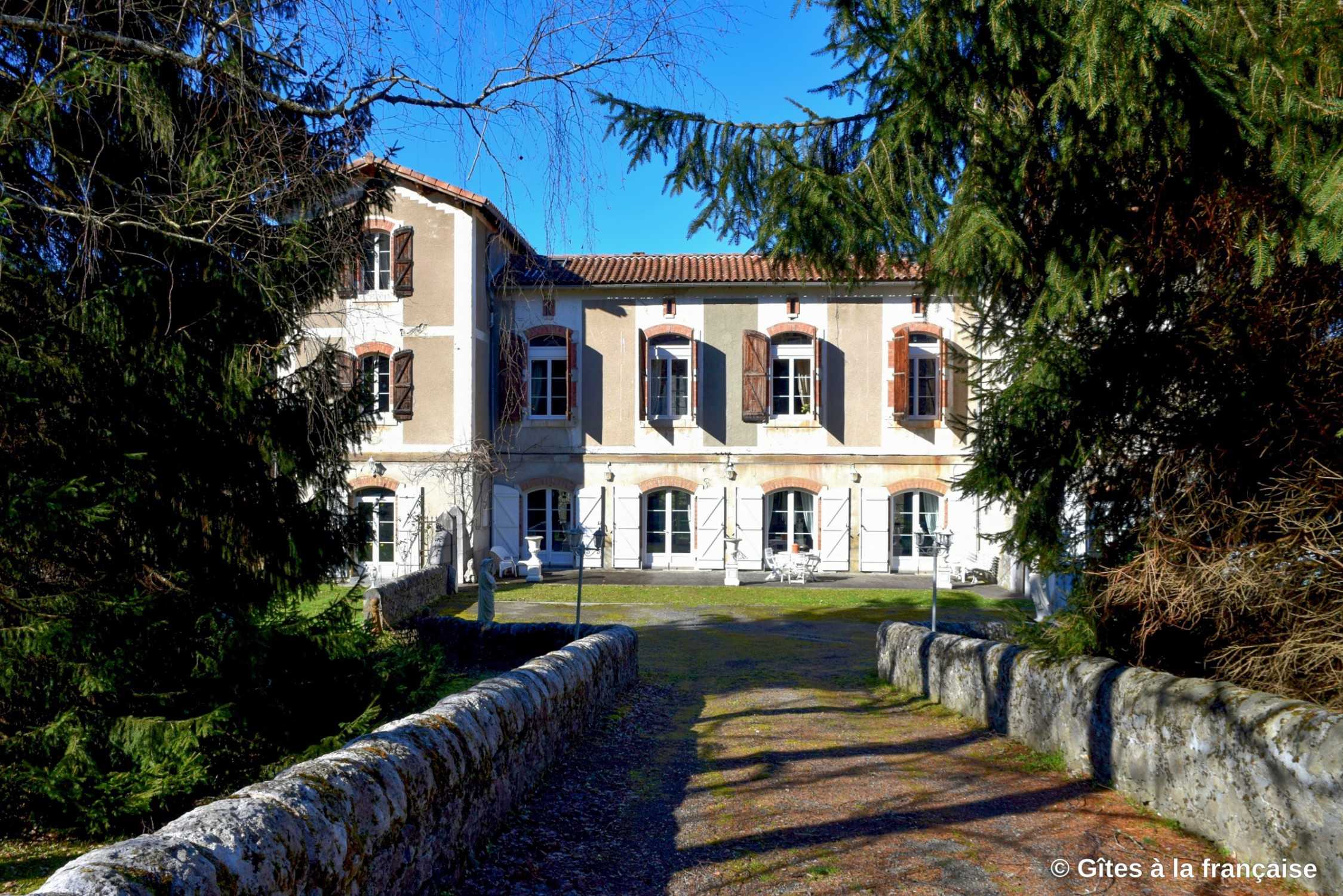 Fotky Historisches Schulgebäude als Ferienhaus/B&B, Pyrenäen