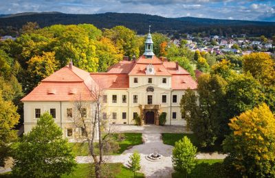 Zámok na predaj Mirošov, Zámek Mirošov, Plzeňský kraj, Pohľad z prednej strany