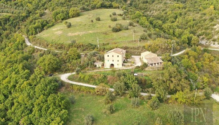 Vidiecky dom na predaj 06019 Pierantonio, Umbria,  Taliansko