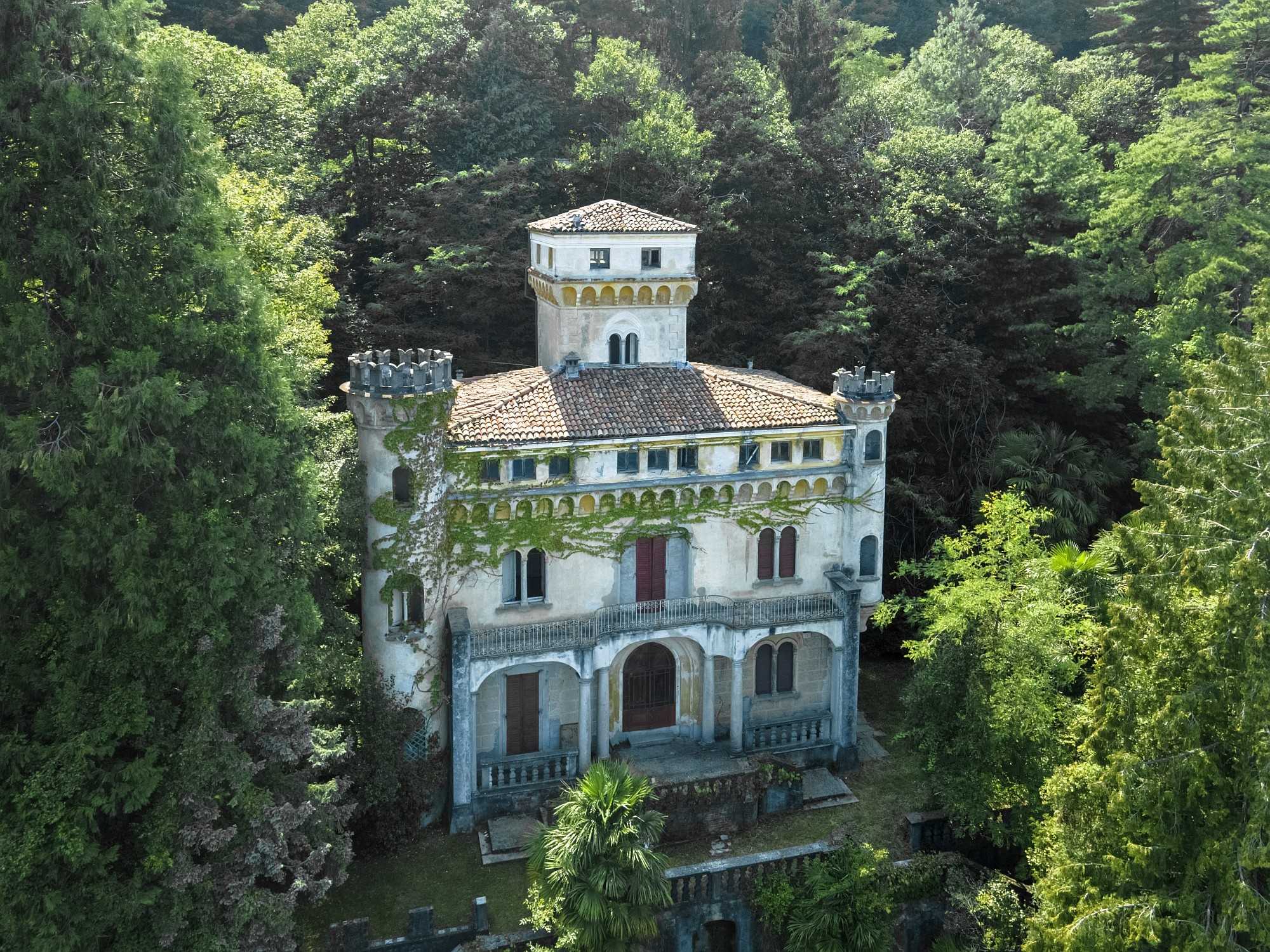 Fotky Villa Gianfranco Ferrè Jazero Maggiore