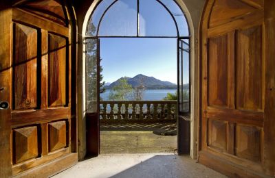 Historická vila na predaj 28838 Stresa, Via Giuseppe Mazzini, Piemont:  Vchod