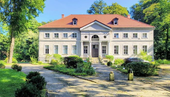 Zámok na predaj Sławnikowice, Dolné Sliezsko