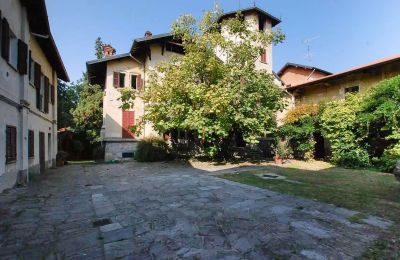 Historická vila na predaj Golasecca, Lombardsko, Pohľad z prednej strany
