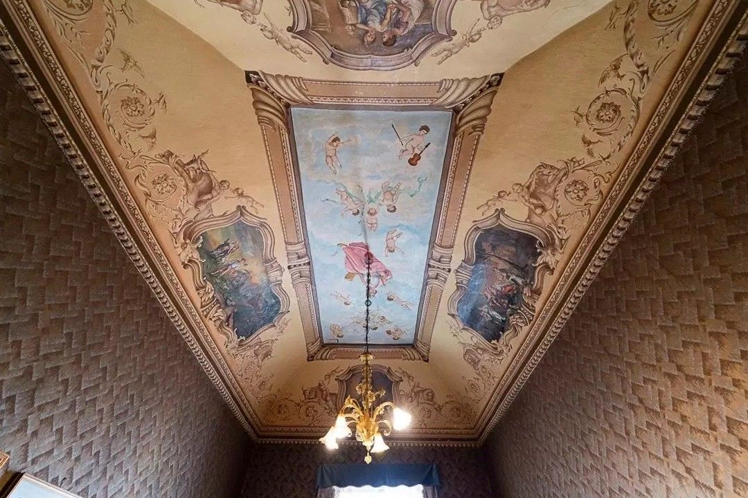 Fotky Vznešený palác v Mandúrii