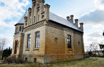 Historická vila na predaj Chmielniki, województwo kujawsko-pomorskie, widok z boku