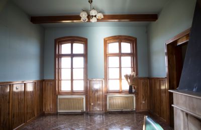 Historická vila na predaj Chmielniki, województwo kujawsko-pomorskie:  Obývacia izba