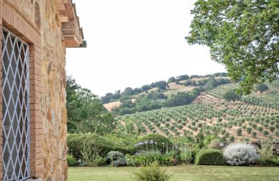 Vidiecky dom na predaj Manciano, Toscana:  RIF 3084 Blick auf Garten und Umgebung