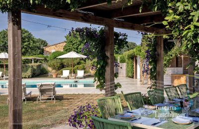 Vidiecky dom na predaj Manciano, Toscana:  RIF 3084 Blick zum Pool