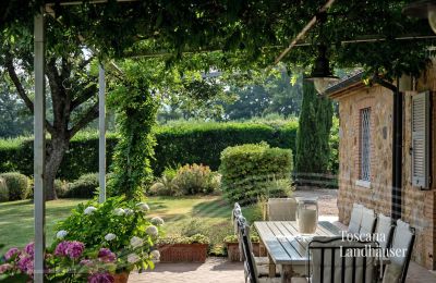 Vidiecky dom na predaj Manciano, Toscana:  RIF 3084 überdachte Terrasse