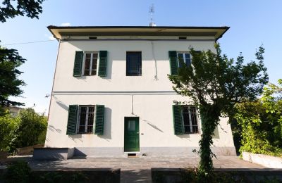Historická vila na predaj Lucca, Toscana, Pohľad zboku