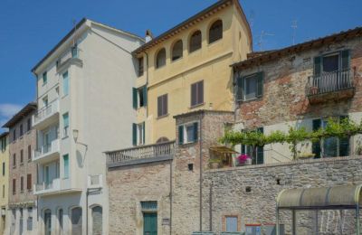 Mestský dom na predaj 06019 Umbertide, Piazza 25 Aprile, Umbria:  