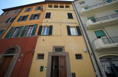 Mestský dom na predaj 06019 Umbertide, Piazza 25 Aprile, Umbria:  