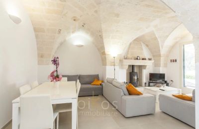 Historická vila na predaj Oria, Puglia:  Obývacia izba