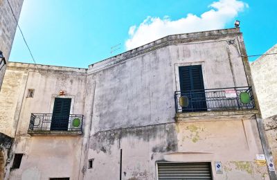 Mestský dom na predaj Oria, Piazza San Giustino de Jacobis, Puglia:  Exteriérový pohľad