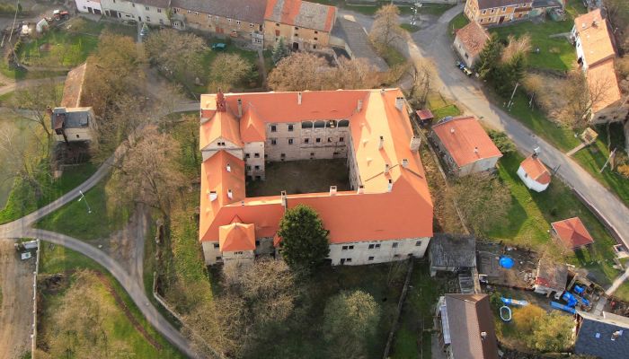 Renesančný zámok pri Prahe, Dôverná ponuka nehnuteľnosti