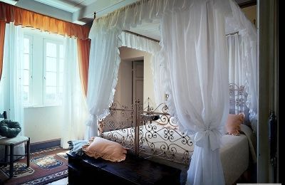 Historická vila na predaj Lari, Toscana:  Spálňa