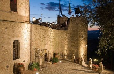 Hrad na predaj 06053 Deruta, Umbrie, Exteriérový pohľad