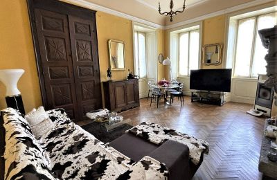 Historická vila na predaj Verbano-Cusio-Ossola, Intra, Piemont:  Obývacia izba