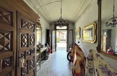 Historická vila na predaj Verbano-Cusio-Ossola, Intra, Piemont, Vchod
