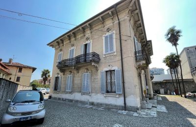 Historická vila na predaj Verbano-Cusio-Ossola, Intra, Piemont, Pohľad zboku