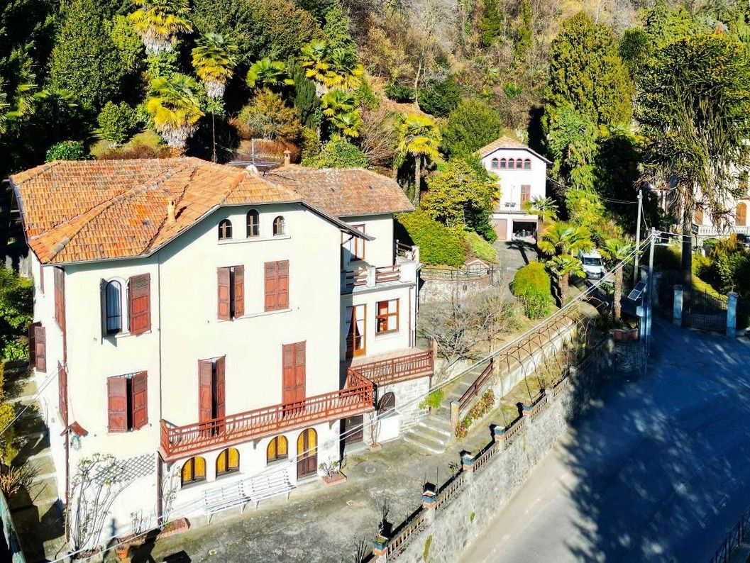 Fotky Jazero Maggiore: Vila na jazere pri Meine