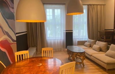 Apartmán v historickej budove na predaj Lubiechowo, Pałac w Lubiechowie, województwo zachodniopomorskie, Widok na salon 