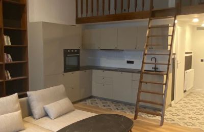 Apartmán v historickej budove na predaj Lubiechowo, Pałac w Lubiechowie, województwo zachodniopomorskie, Widok na otwartą kuchnię 