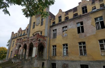 Zámok na predaj Dobrowo, województwo zachodniopomorskie:  Pohľad z prednej strany