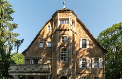 Zámok na predaj Baden-Württemberg:  Linker Schlossflügel