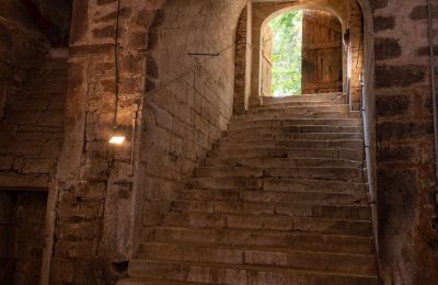 Zámok na predaj Baden-Württemberg:  Treppe in Gewölbekeller