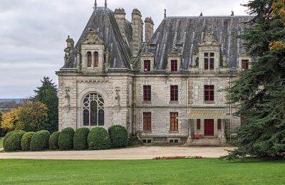 Zámok na predaj Redon, Bretagne, Pohľad z prednej strany