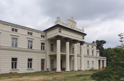 Zámok na predaj Głuchowo, Palac 1, województwo wielkopolskie, Portikus