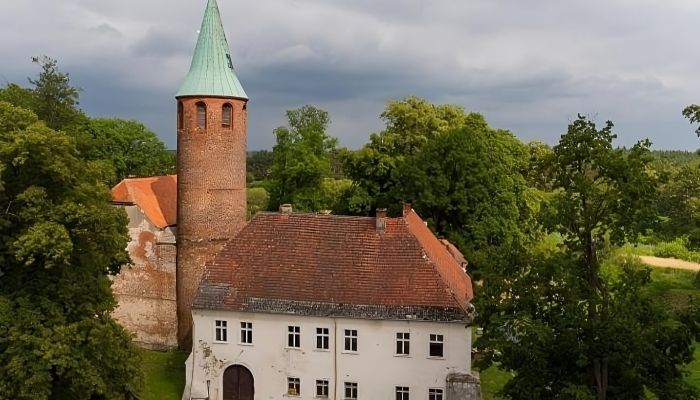 Hrad na predaj Karłowice, województwo opolskie,  Poľsko