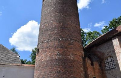 Hrad na predaj Karłowice, Zamek w Karłowicach, województwo opolskie, Veža