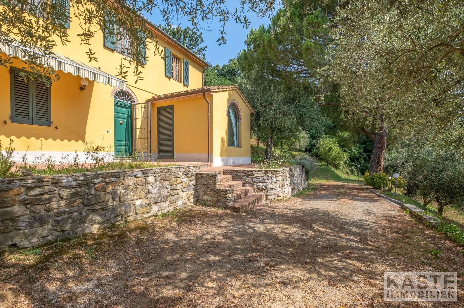 Fotky Renewed country house with olive grove in Vicopisano